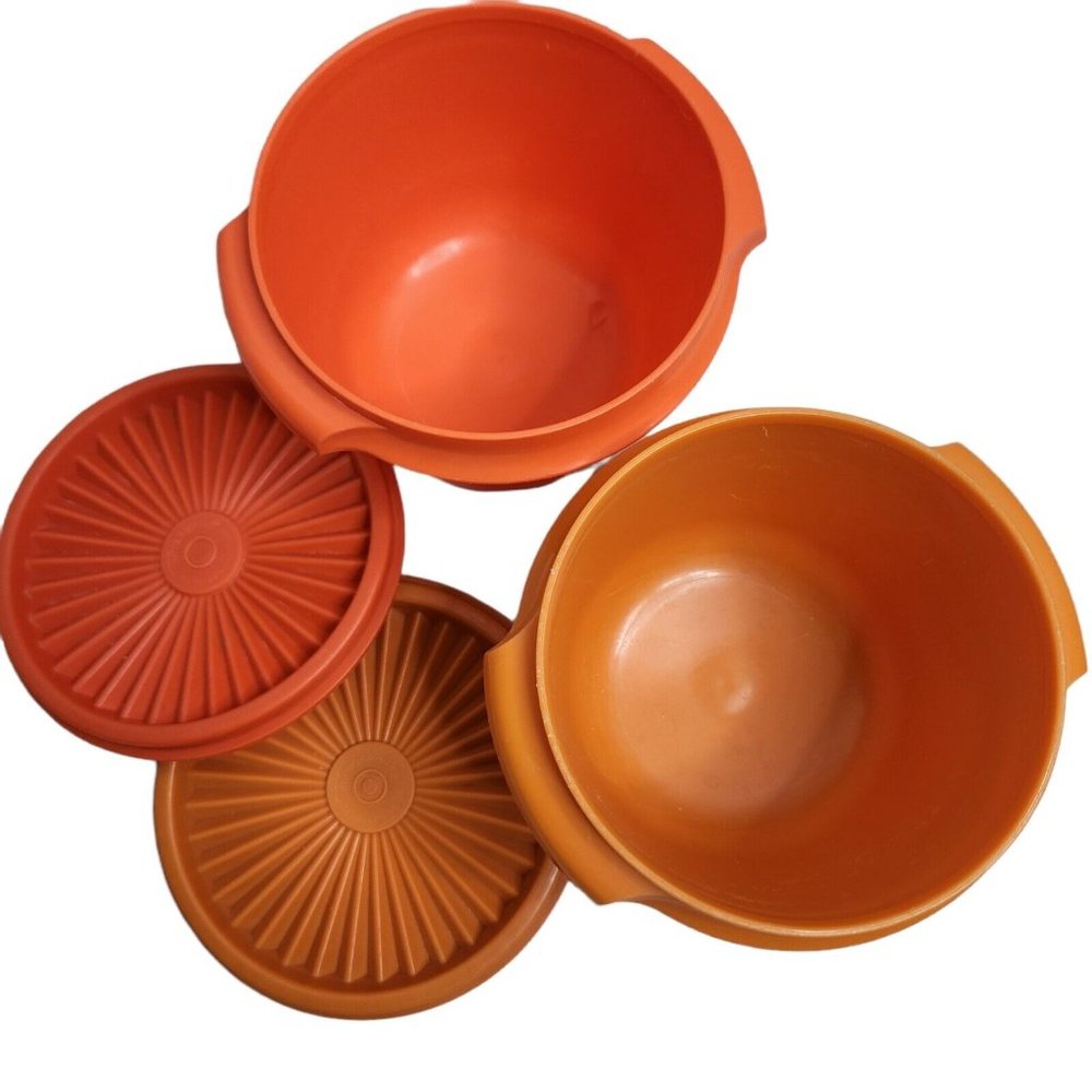 Tupperware Lot of 2 Round Containers & Lids Orange